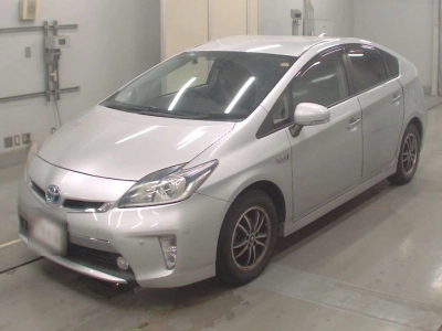 TOYOTA PRIUS PHV