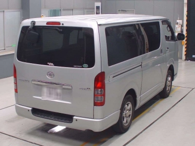 TOYOTA REGIUS VAN