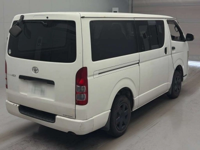 TOYOTA REGIUS VAN