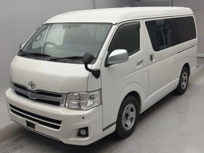 TOYOTA REGIUS VAN