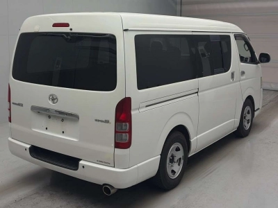 TOYOTA REGIUS VAN