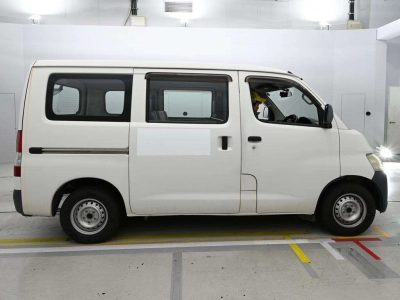 TOYOTA LITE ACE VAN