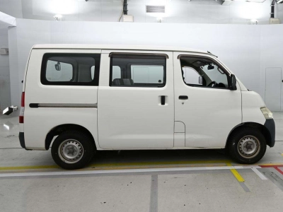 TOYOTA LITE ACE VAN