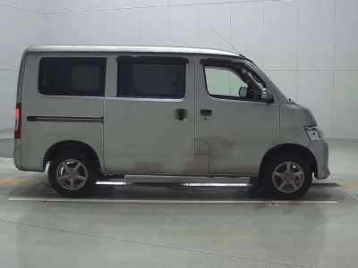 TOYOTA TOWN ACE VAN