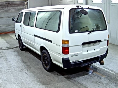 TOYOTA HIACE VAN