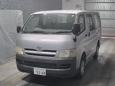 TOYOTA REGIUS ACE