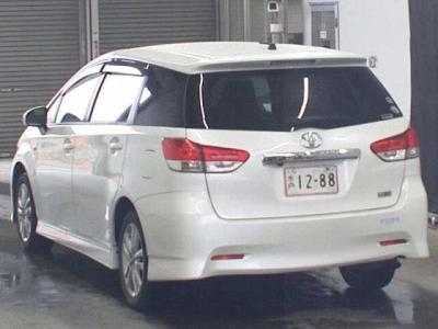 TOYOTA WISH