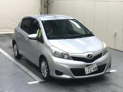 TOYOTA VITZ