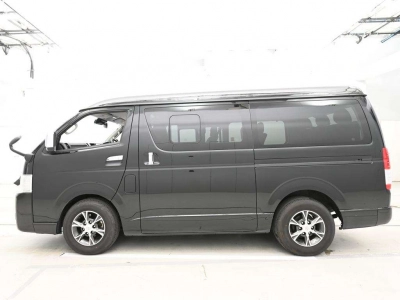TOYOTA HIACE WAGON
