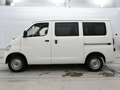 TOYOTA LITE ACE VAN