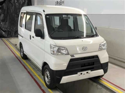 TOYOTA PIXIS VAN
