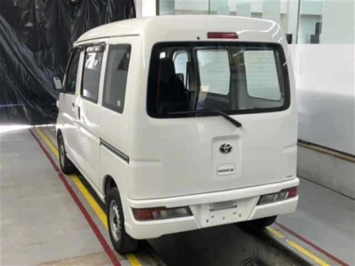 TOYOTA PIXIS VAN