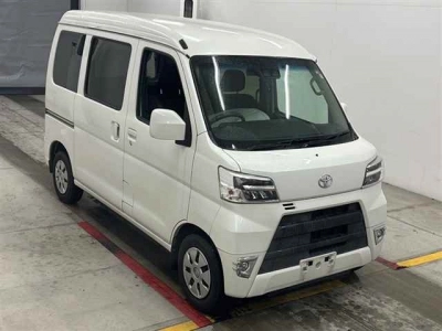 TOYOTA PIXIS VAN