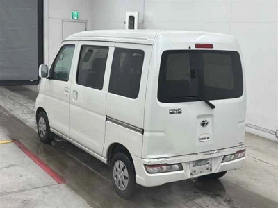TOYOTA PIXIS VAN