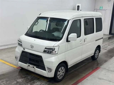 TOYOTA PIXIS VAN