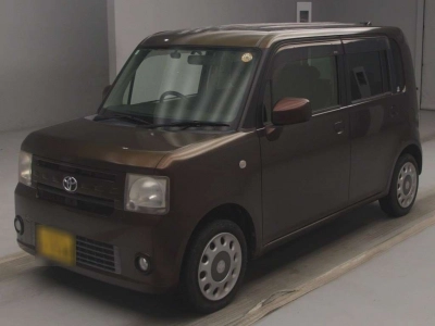 TOYOTA PIXIS SPACE