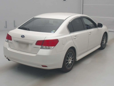 SUBARU LEGACY B4