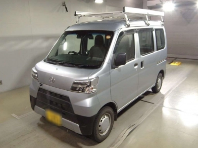 TOYOTA PIXIS VAN