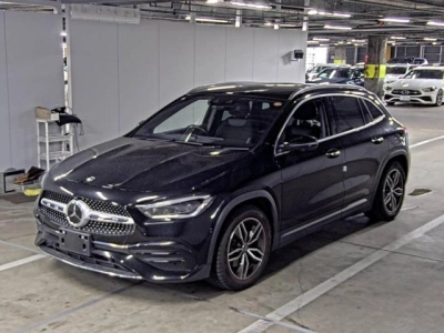 MERCEDES BENZ GLA