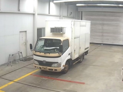 TOYOTA DYNA