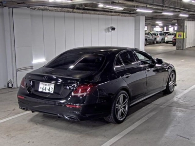 MERCEDES BENZ E CLASS