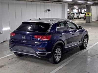 VOLKSWAGEN T-ROC