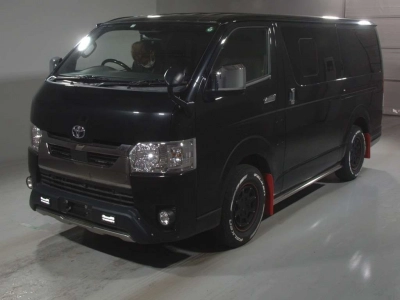 TOYOTA HIACE VAN