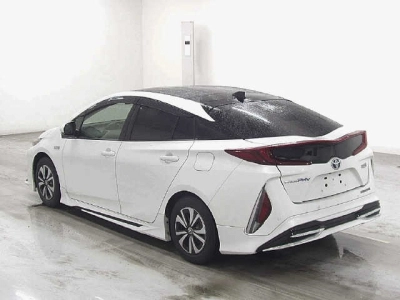 TOYOTA PRIUS PHV