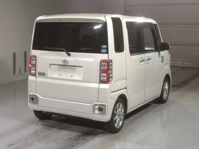 TOYOTA PIXIS MEGA
