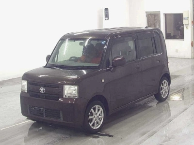 TOYOTA PIXIS SPACE