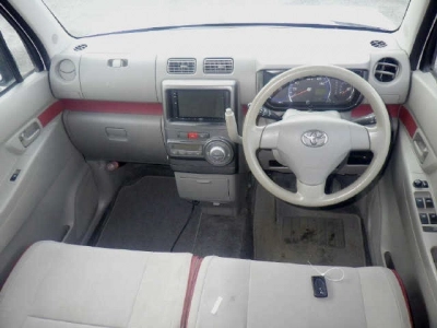 TOYOTA PIXIS SPACE