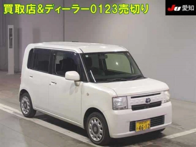 TOYOTA PIXIS SPACE
