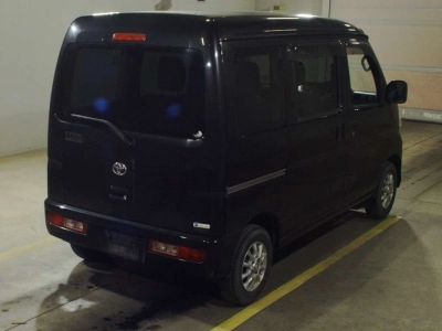 TOYOTA PIXIS VAN