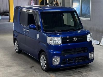 TOYOTA PIXIS MEGA
