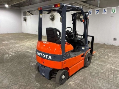 TOYOTA  FORKLIFT 