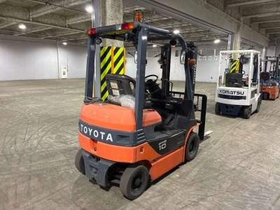 TOYOTA  FORKLIFT 