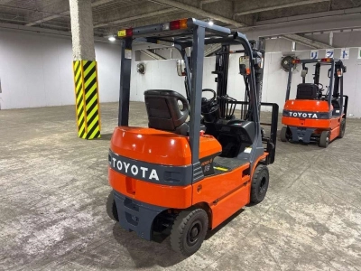 TOYOTA  FORKLIFT 