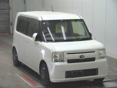 TOYOTA PIXIS SPACE