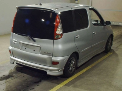 TOYOTA FUN CARGO