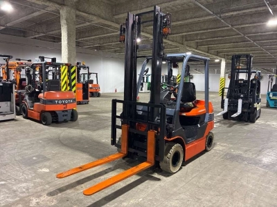 TOYOTA  FORKLIFT 