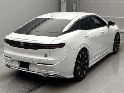 TOYOTA CROWN CROSSOVER