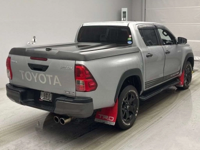 TOYOTA HILUX PICK UP