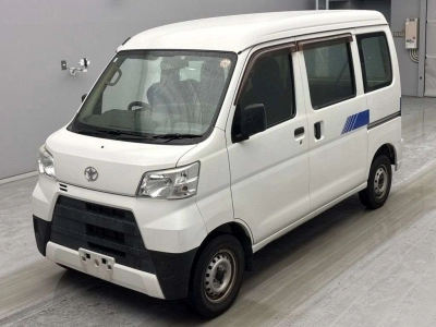 TOYOTA PIXIS VAN