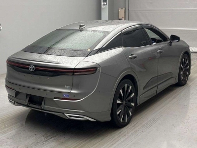 TOYOTA CROWN CROSSOVER