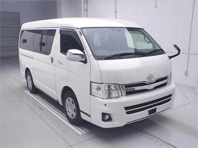 TOYOTA REGIUS ACE