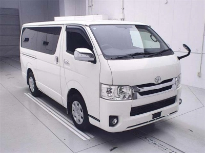 TOYOTA REGIUS ACE