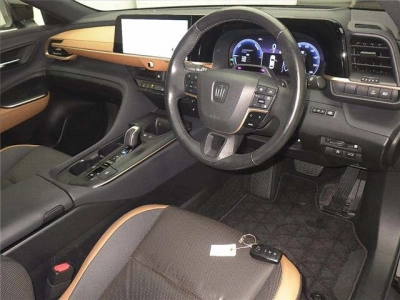 TOYOTA CROWN CROSSOVER