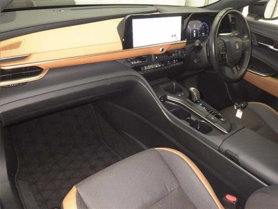 TOYOTA CROWN CROSSOVER