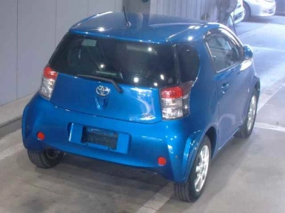 TOYOTA IQ