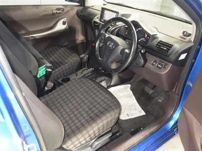 TOYOTA IQ